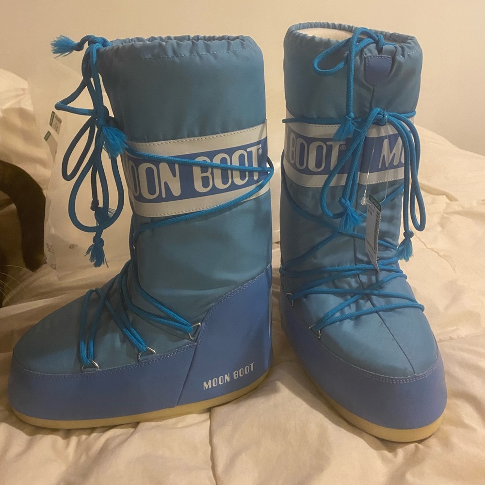 MOON BOOTS